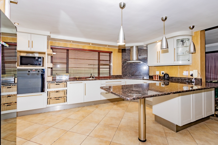 4 Bedroom Property for Sale in Haasendal Western Cape